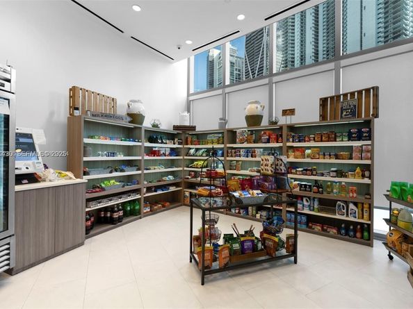 851 NE 1st Ave 4009, Miami FL 33132