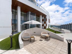 851 NE 1st Ave 4009, Miami FL 33132