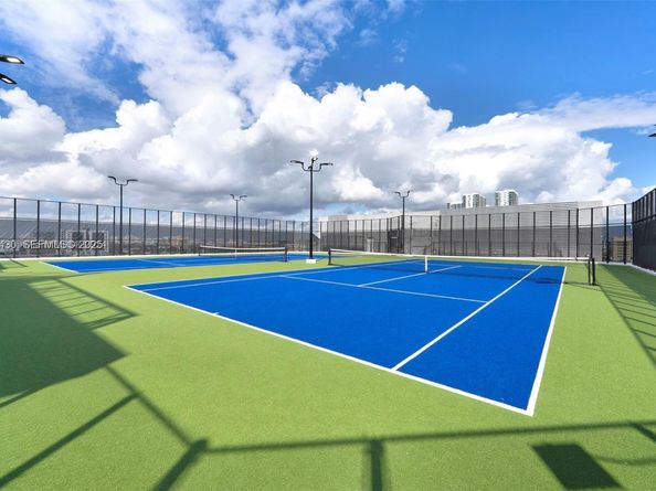 851 NE 1st Ave 4009, Miami FL 33132