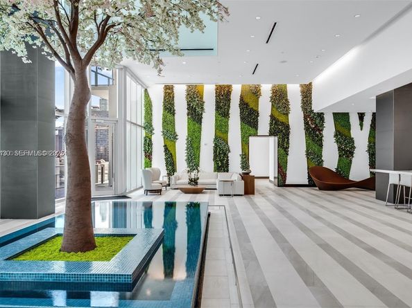 851 NE 1st Ave 4009, Miami FL 33132