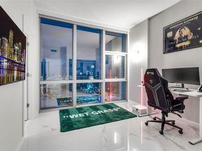 851 NE 1st Ave 4009, Miami FL 33132