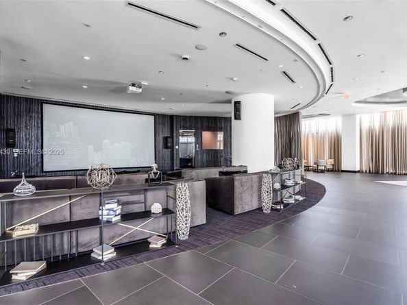 851 NE 1st Ave 4009, Miami FL 33132