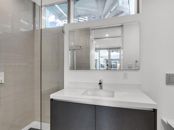 851 NE 1st Ave 4009, Miami FL 33132