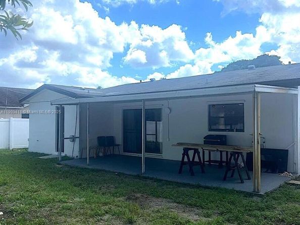 9703 SW 2nd St, Boca Raton FL 33428