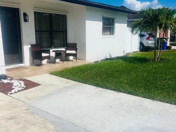 9703 SW 2nd St, Boca Raton FL 33428