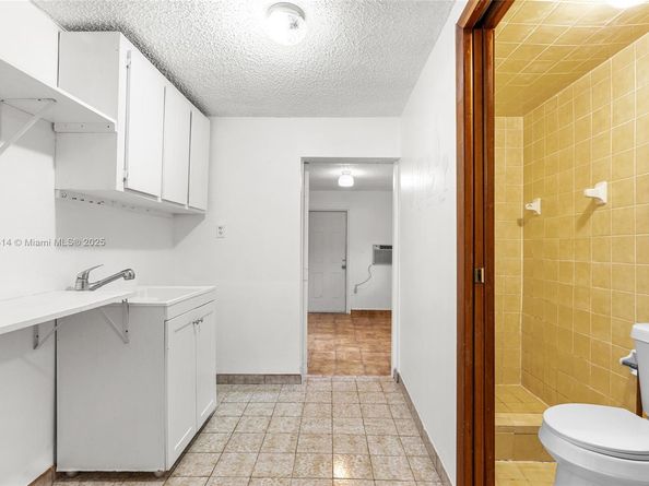 120 SW 52nd Pl, Miami FL 33134