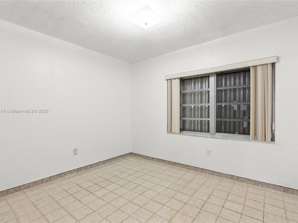 120 SW 52nd Pl, Miami FL 33134