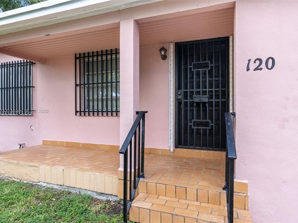 120 SW 52nd Pl, Miami FL 33134
