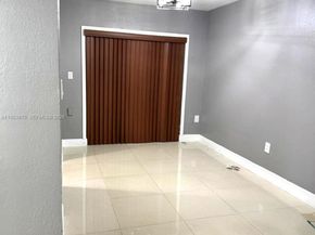 5461 W 24th Ave 25, Hialeah FL 33016