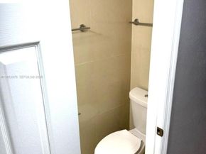 5461 W 24th Ave 25, Hialeah FL 33016