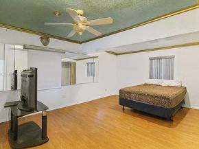 2531 NW 88th St, Miami FL 33147