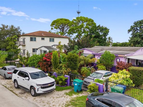 2531 NW 88th St, Miami FL 33147