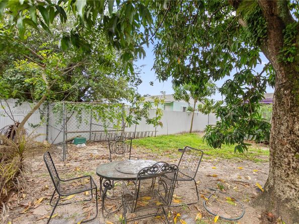 2531 NW 88th St, Miami FL 33147