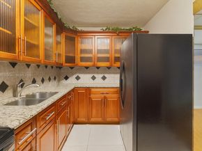 2531 NW 88th St, Miami FL 33147
