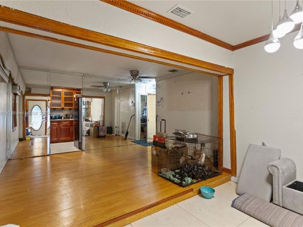 2531 NW 88th St, Miami FL 33147