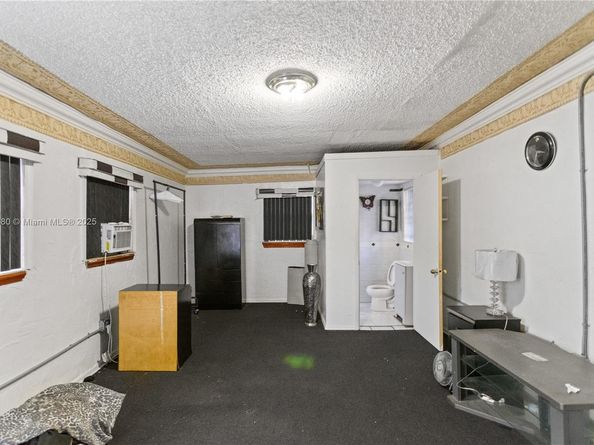2531 NW 88th St, Miami FL 33147