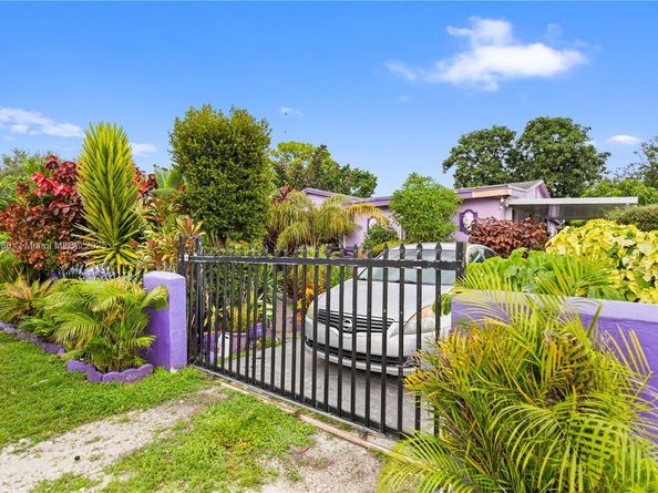 2531 NW 88th St, Miami FL 33147
