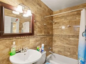 2531 NW 88th St, Miami FL 33147