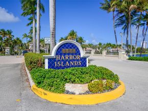 1448 Mariner Way, Hollywood FL 33019