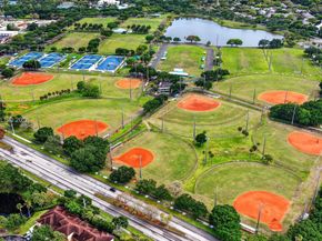 845 NW 91st Ter, Plantation FL 33324