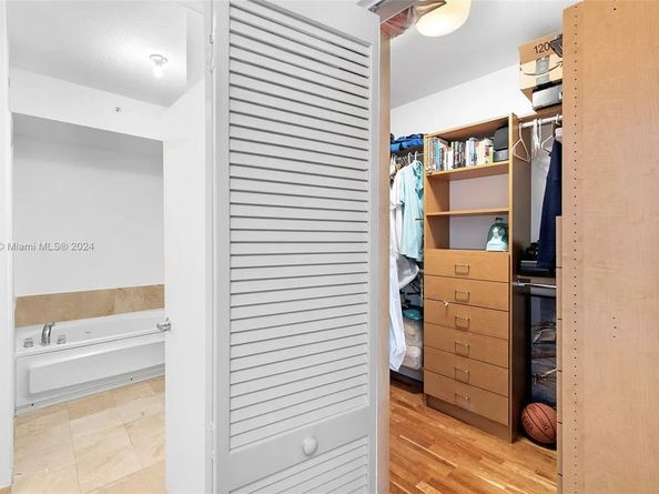 1 Century Ln 209, Miami Beach FL 33139