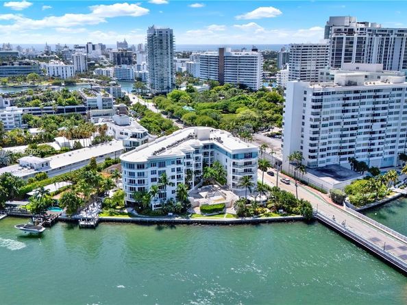 1 Century Ln 209, Miami Beach FL 33139
