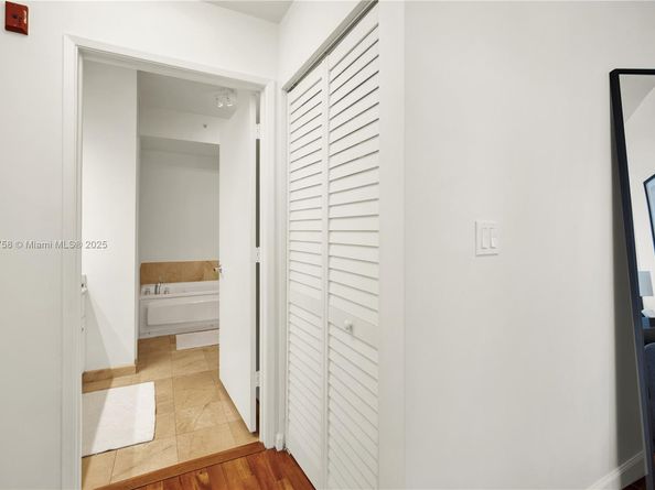 1 Century Ln 209, Miami Beach FL 33139
