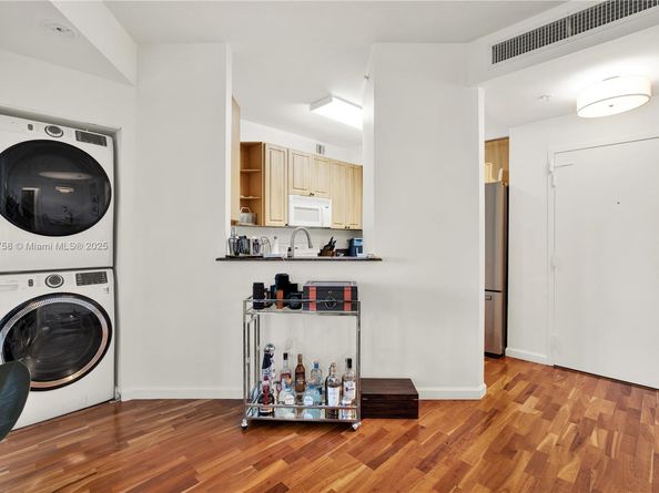 1 Century Ln 209, Miami Beach FL 33139