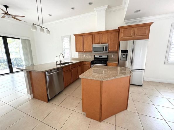 12490 NW 33rd St, Sunrise FL 33323