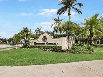 4 Renaissance Way