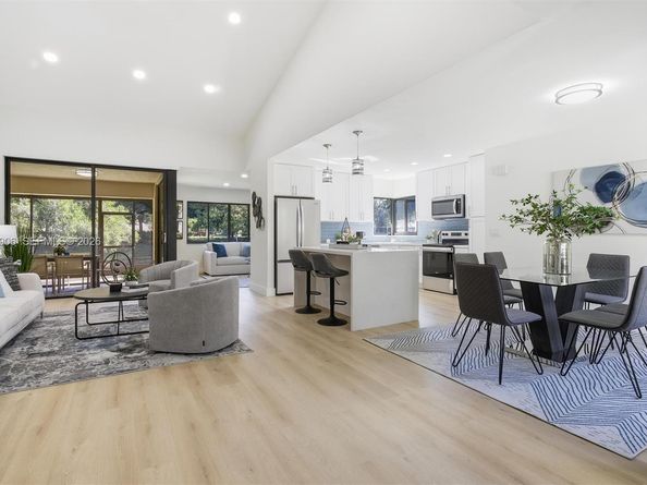 232 NW 97th Ave, Plantation FL 33324