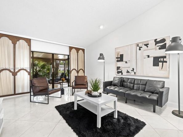 6417 W Pinehurst Cir W E23, Tamarac FL 33321