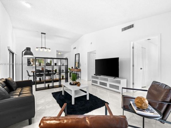 6417 W Pinehurst Cir W E23, Tamarac FL 33321