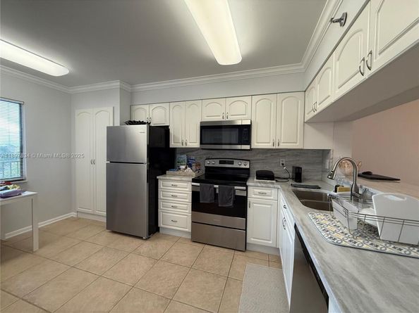 2206 S Cypress Bend Dr 508, Pompano Beach FL 33069