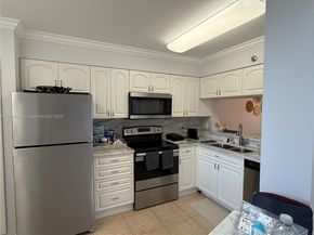 2206 S Cypress Bend Dr 508, Pompano Beach FL 33069
