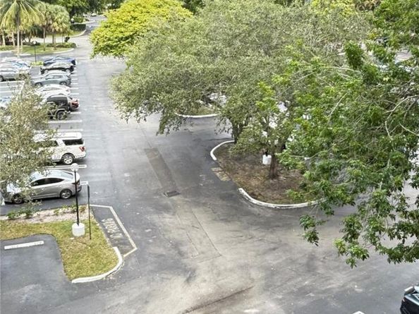 2206 S Cypress Bend Dr 508, Pompano Beach FL 33069