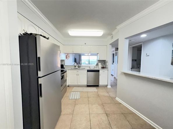 2206 S Cypress Bend Dr 508, Pompano Beach FL 33069