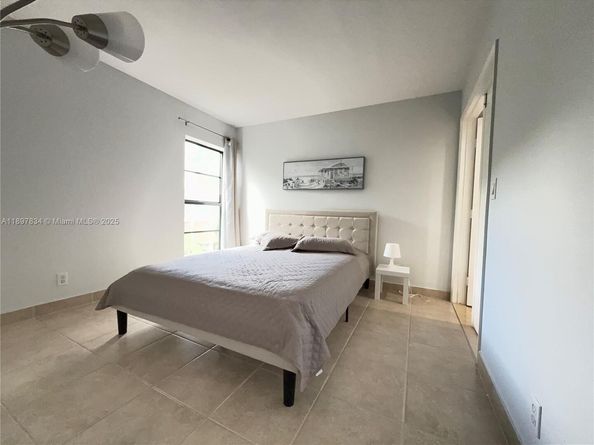 2206 S Cypress Bend Dr 508, Pompano Beach FL 33069