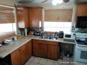 11412 SW 41st St, Miami FL 33165