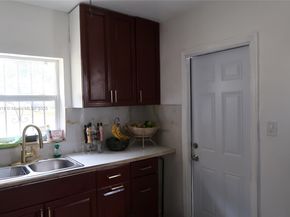 862 NE 82nd St, Miami FL 33138