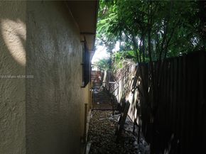 862 NE 82nd St, Miami FL 33138