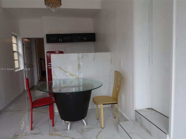 862 NE 82nd St, Miami FL 33138