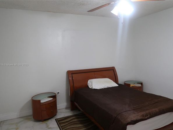 862 NE 82nd St, Miami FL 33138