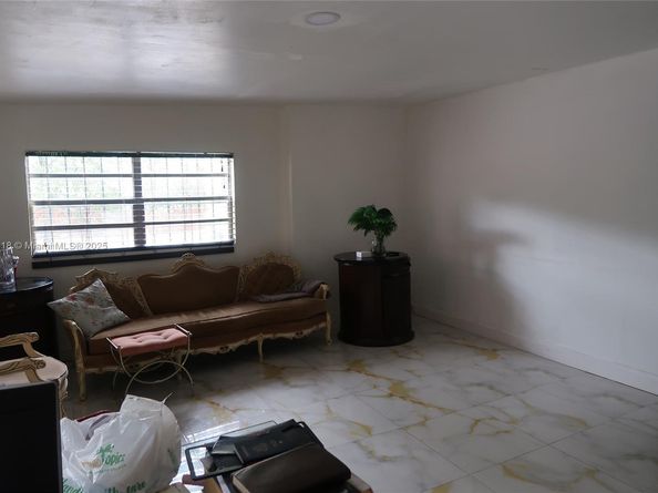 862 NE 82nd St, Miami FL 33138