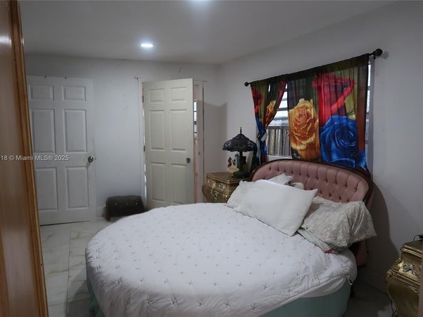 862 NE 82nd St, Miami FL 33138