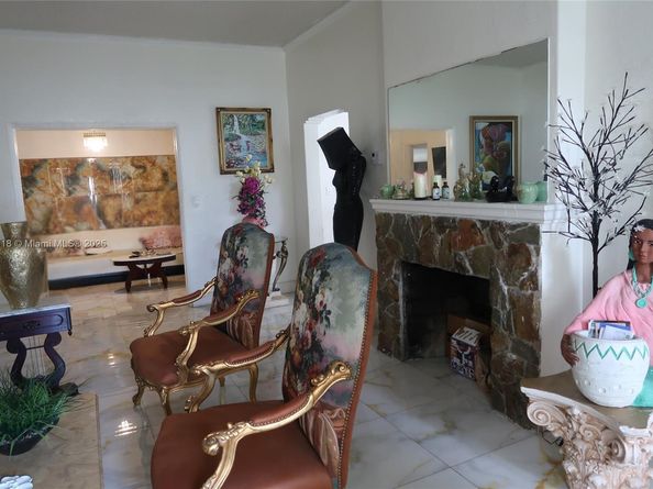 862 NE 82nd St, Miami FL 33138