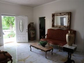 862 NE 82nd St, Miami FL 33138