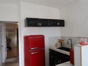 862 NE 82nd St, Miami FL 33138