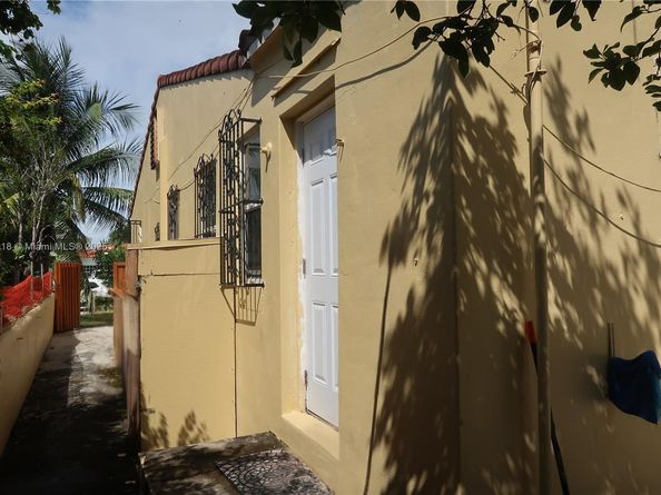 862 NE 82nd St, Miami FL 33138