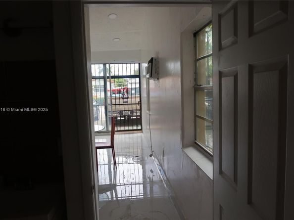 862 NE 82nd St, Miami FL 33138